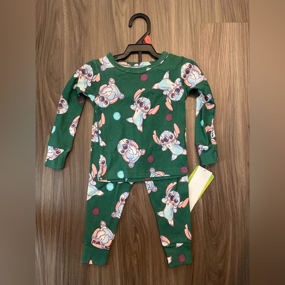 Disney Kids Green Long Sleeve Pajama Set with Cute Stitch Character -NWT - Picture 1 of 4